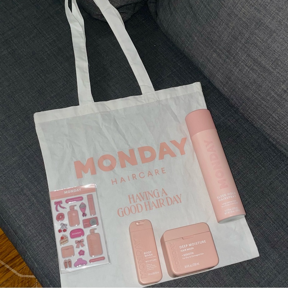 Monday Haricare Bundle